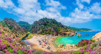 Sardinien unterwegs: Warum dein nächster Urlaub im Wohnmobil sein sollte
